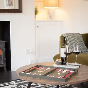 Stylish Flat In Shoreditch, Private Roof Terrace Apartment London